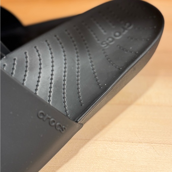 CROCS Slides - Like New - Women Sz 11 - Picture 3 of 8